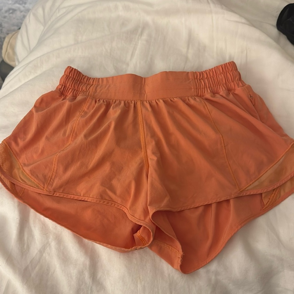 Lululemon hotty hot shorts!!! 2.5” inseam!